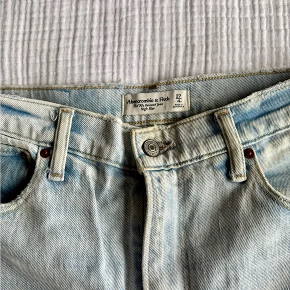 Abercrombie & Fitch 90’s Relaxed Jeans - Picture 2 of 6